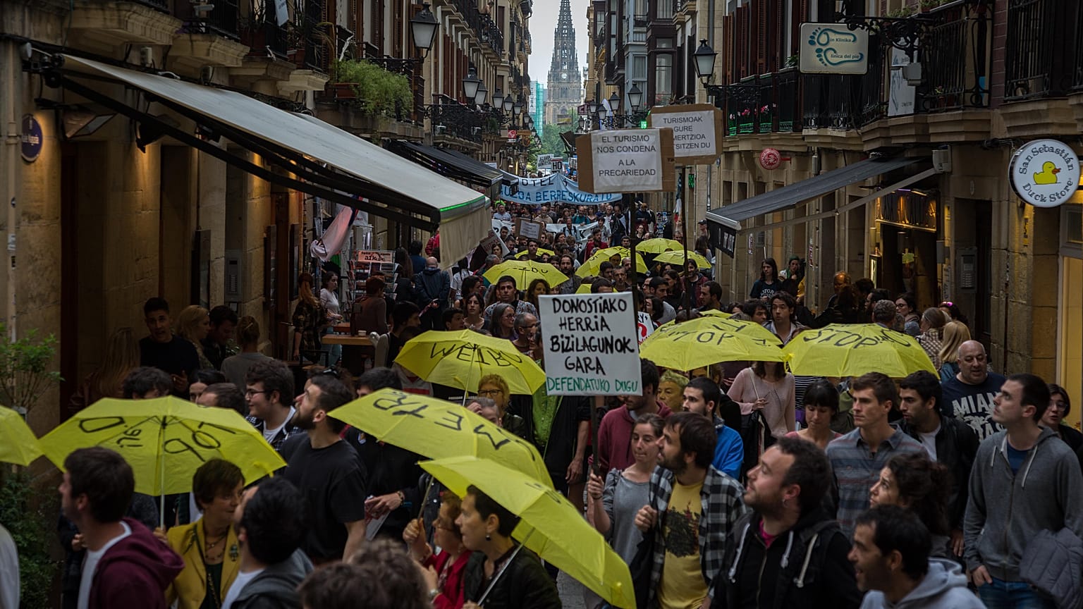Nasce rete di città europee contro turismo di massa: "No turisti a casa nostra"