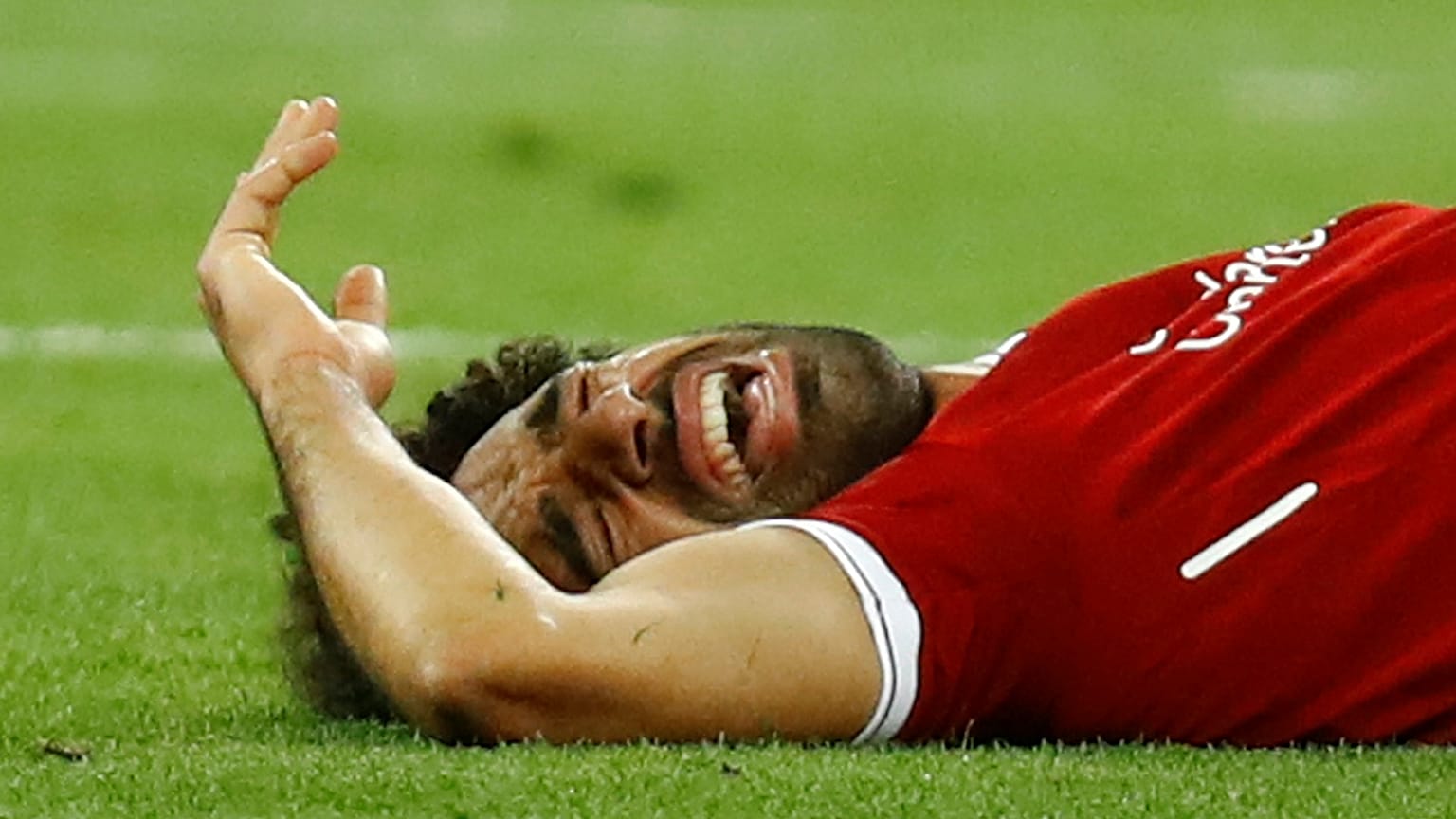 محمد صلاح إثر إصابته