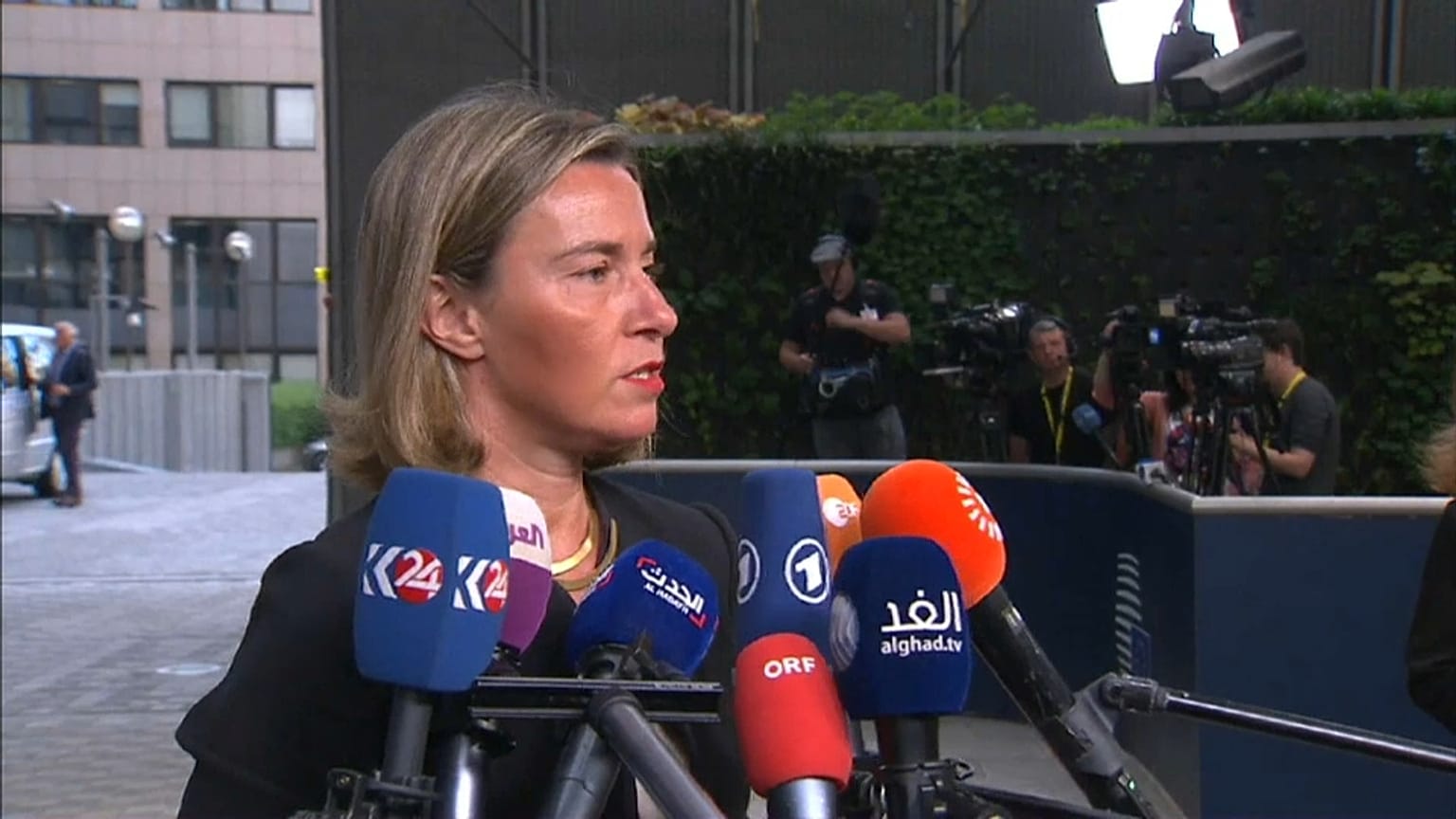 Mogherini: "Confío plenamente en las instituciones italianas"