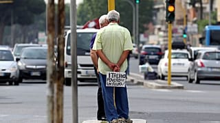 («Είμαι ένας φτωχός Ιταλός, βοηθήστε με»)