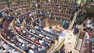 Bizalmatlansági szavazás előtt a spanyol parlament