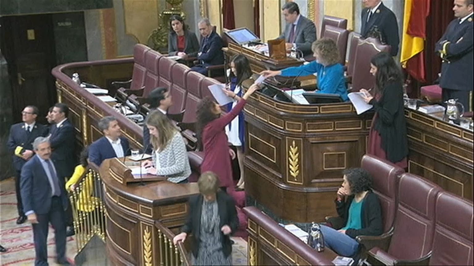 Corruzione: in parlamento la mozione di sfiducia al premier
