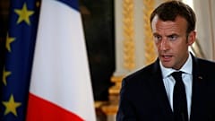 Erdoğan'a 'diktatör' diyen dergiye Macron'dan destek
