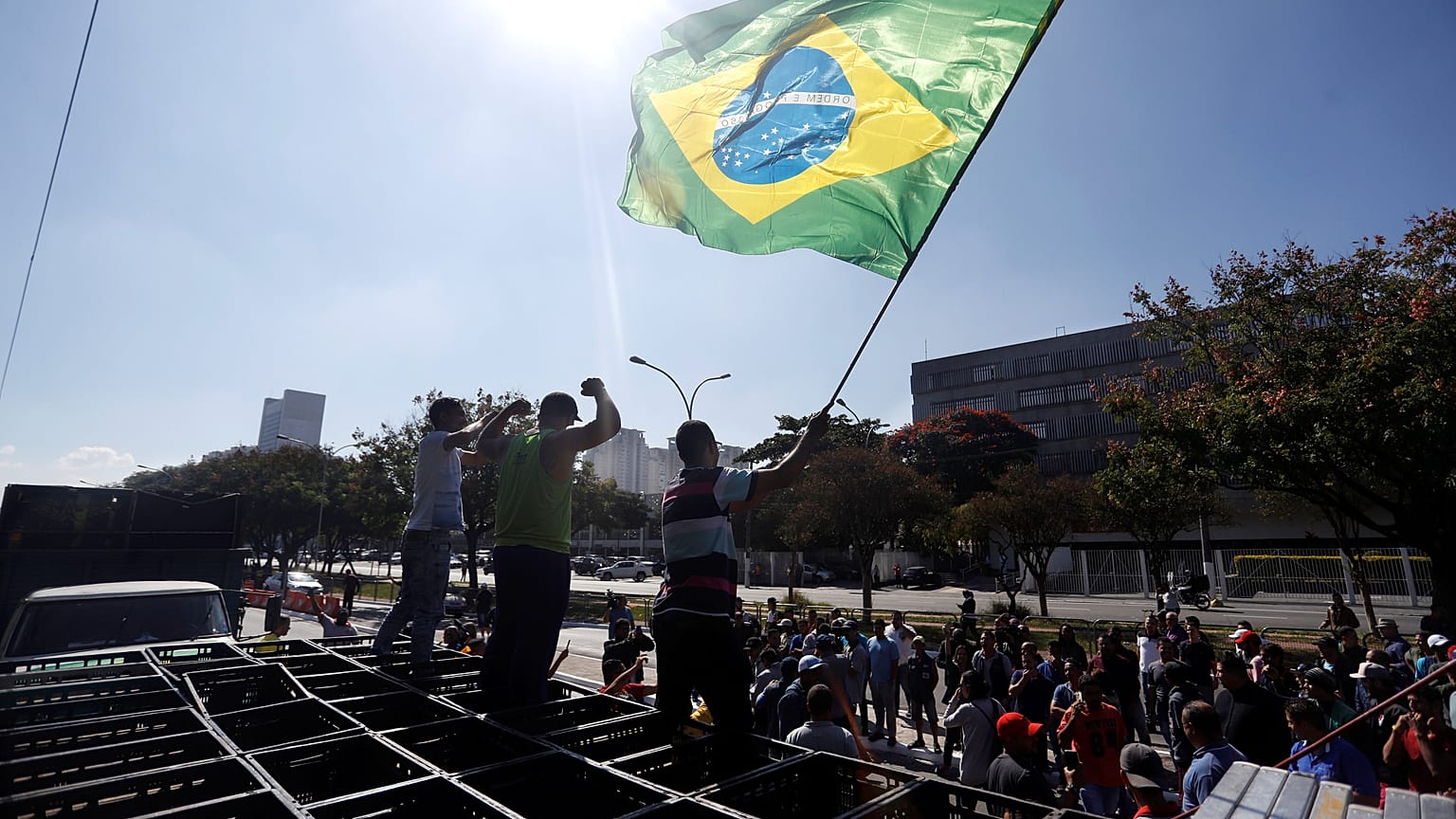 O acordo, os Infiltrados e outras reivindicações da greve dos "caminhoneiros"