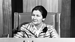 Une place et une station de métro Simone Veil à Paris