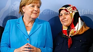 Erinnern an Solingen vor 25 Jahren mit Überlebender Mevlüde Genc (75)