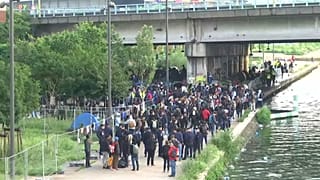 Fransız polisi Paris'te göçmen kampını dağıttı