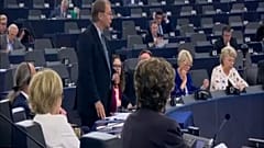 Η ...γκάφα του Έτινγκερ και οι λαϊκιστές στην Ευρώπη