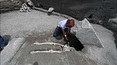 İtalya Pompei'de yeni bir insan iskeleti bulundu