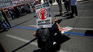 Leállt az élet Görögországban