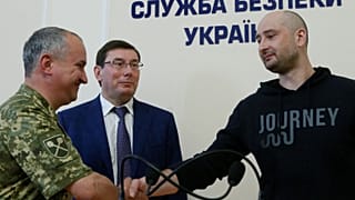 Δάκρυα χαράς από τους συναδέλφους του Ρώσου δημοσιογράφου