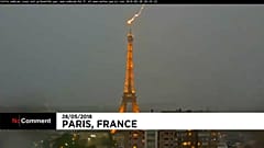 Villám csapott az Eiffel-toronyba
