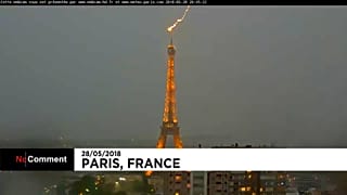 Villám csapott az Eiffel-toronyba