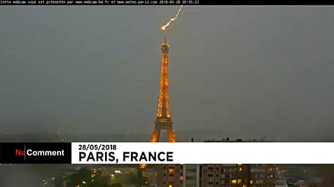 Villám csapott az Eiffel-toronyba