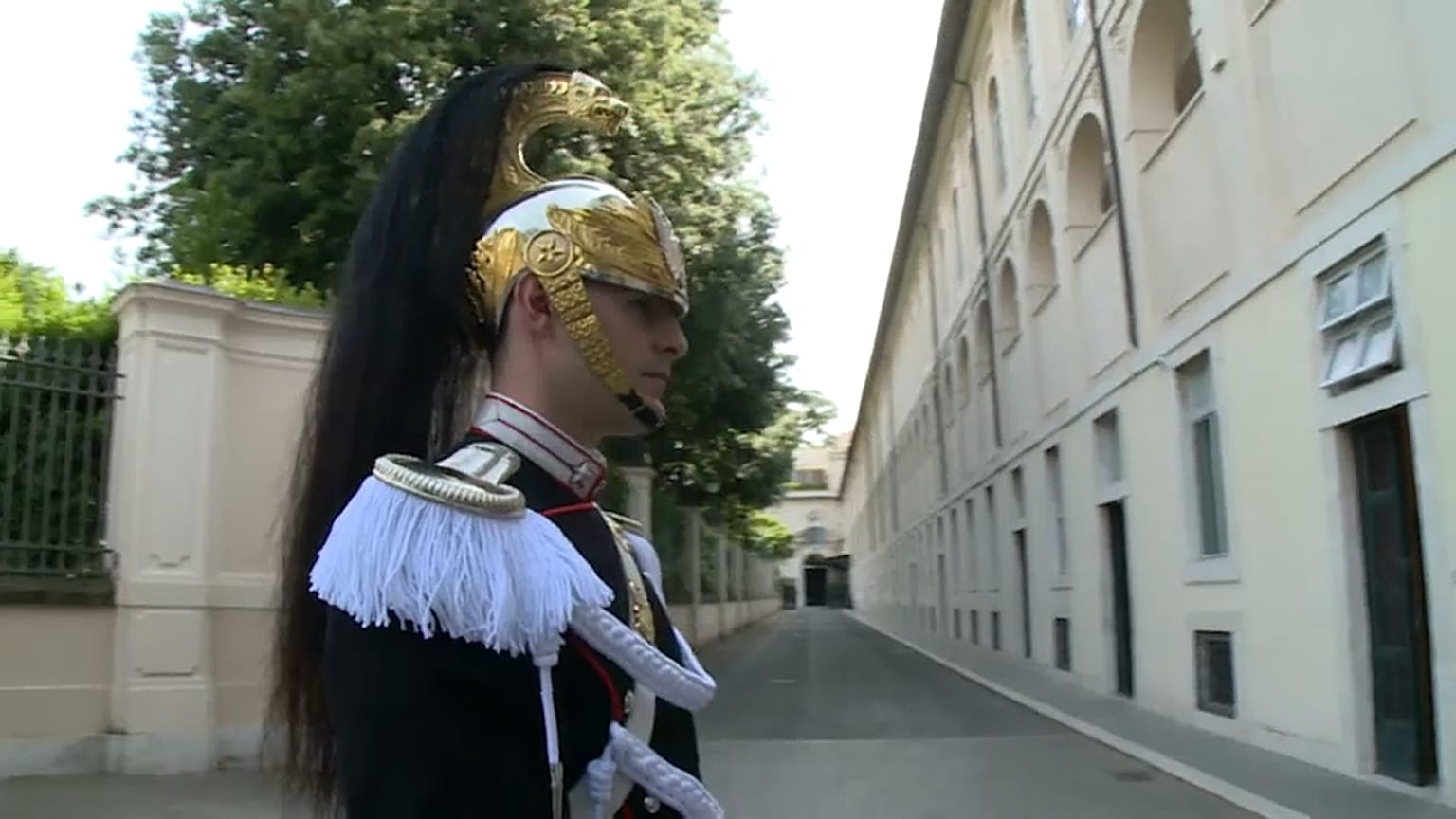 Il giorno dei governi paralleli
