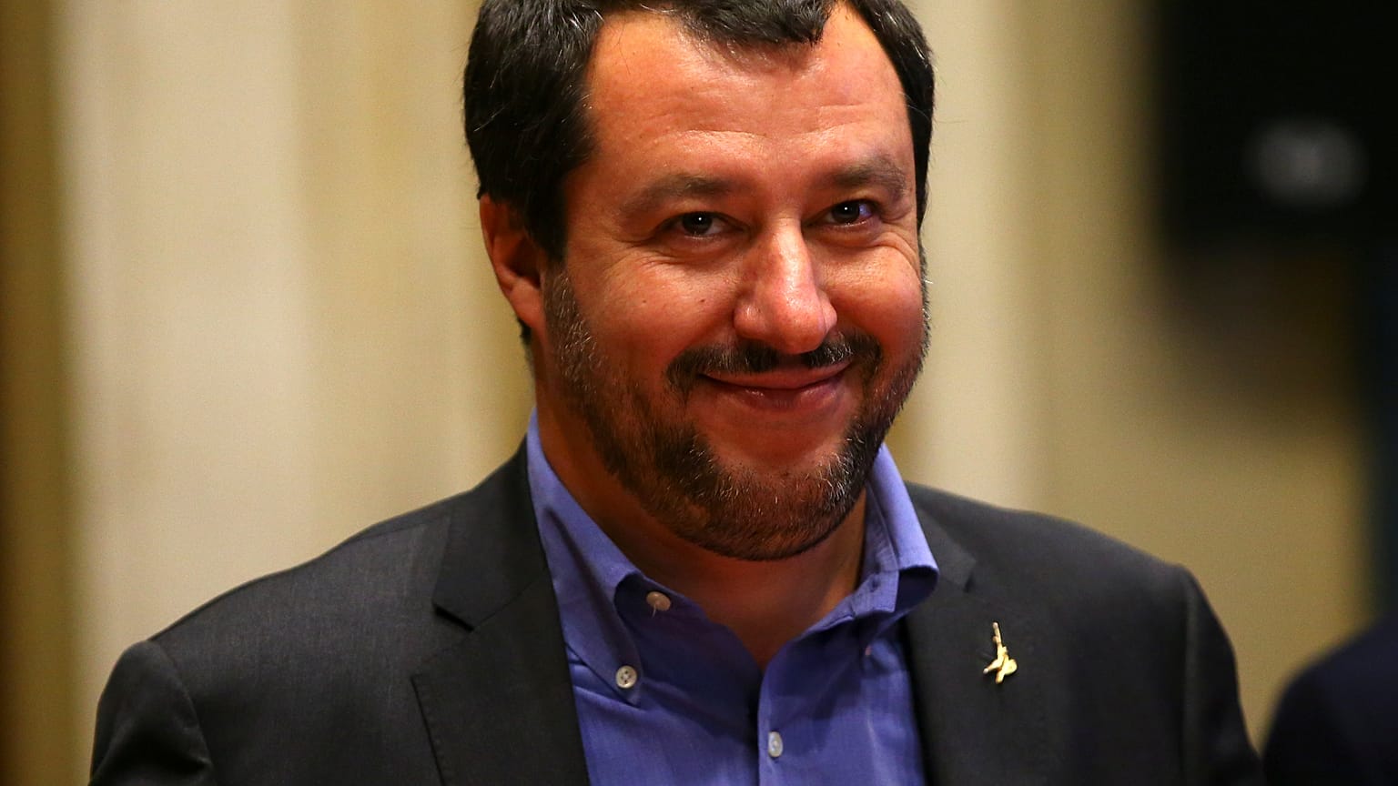Salvini felülvizsgálná a migránsok pénztámogatását