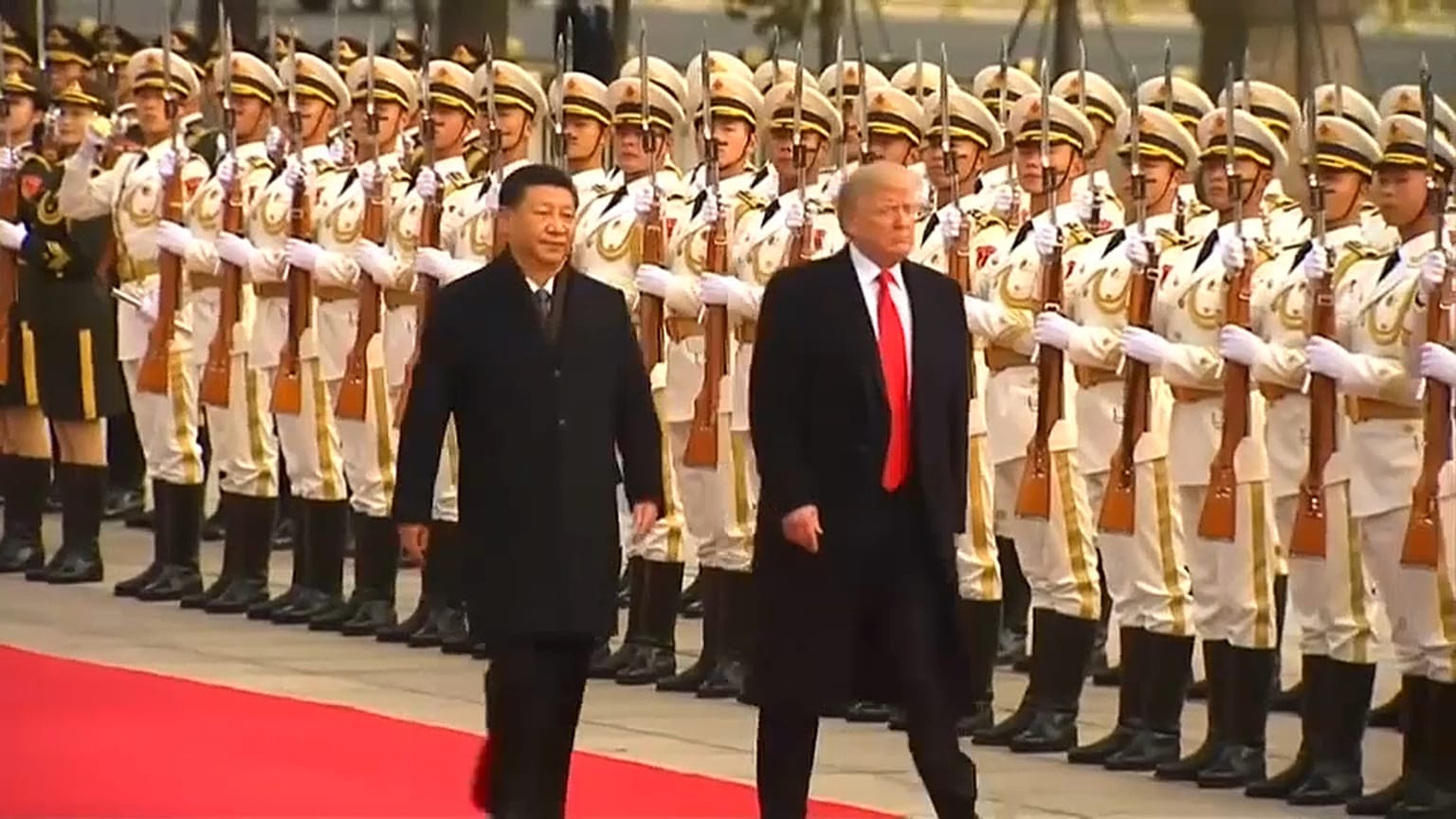 China responde com "multilateralismo" aos EUA