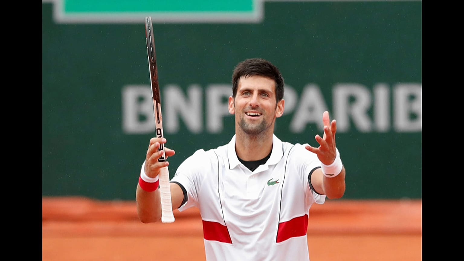 Djokovic nos oitavos de final de Roland Garros