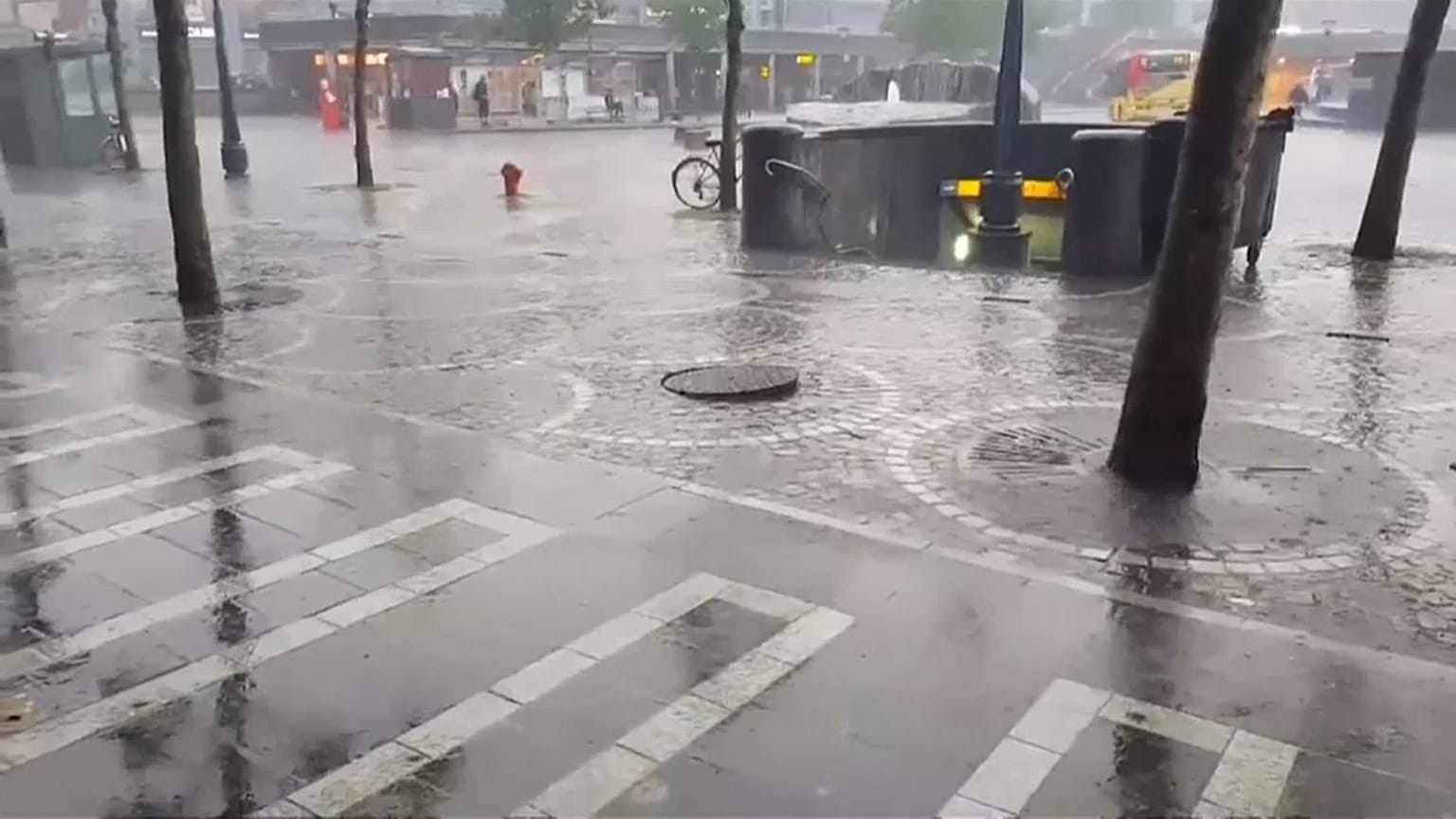 Mau tempo provoca o caos em Liège