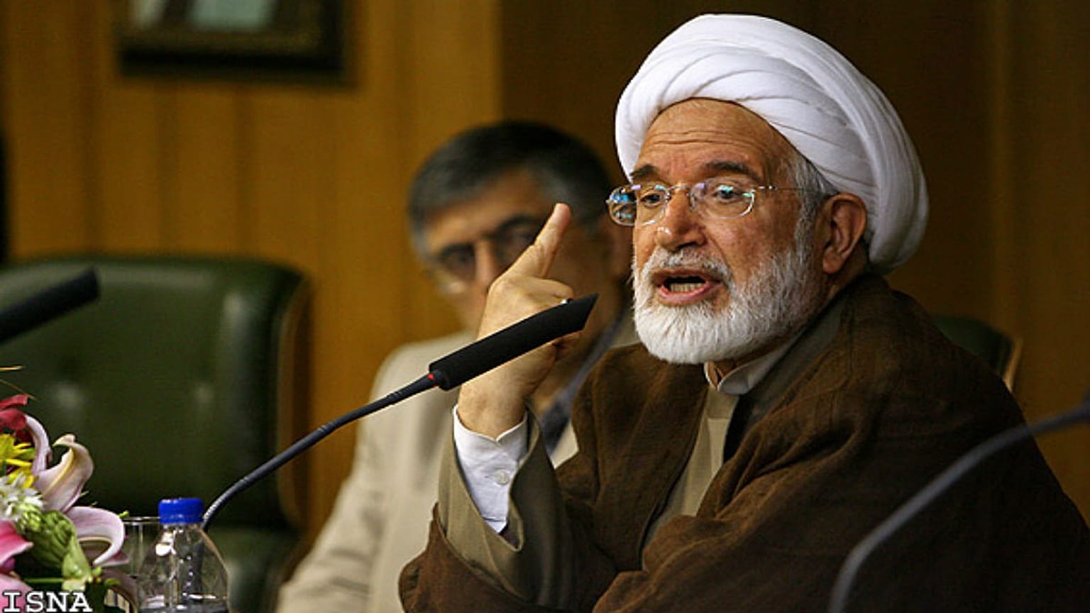 شورای مرکزی حزب اعتماد ملی باز هم با استعفای کروبی مخالفت کرد
