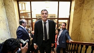 Ισπανία: Η ώρα του Πέδρο Σάντσεθ - Ορκίστηκε πρωθυπουργός στο Σύνταγμα και όχι στη Βίβλο