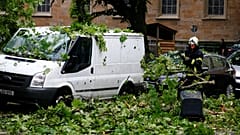 Unwetter und Gewitter: 10 der dramatischsten Videos und Tweets