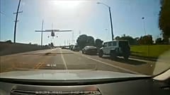 Los Angeles: atterraggio d'emergenza in città 