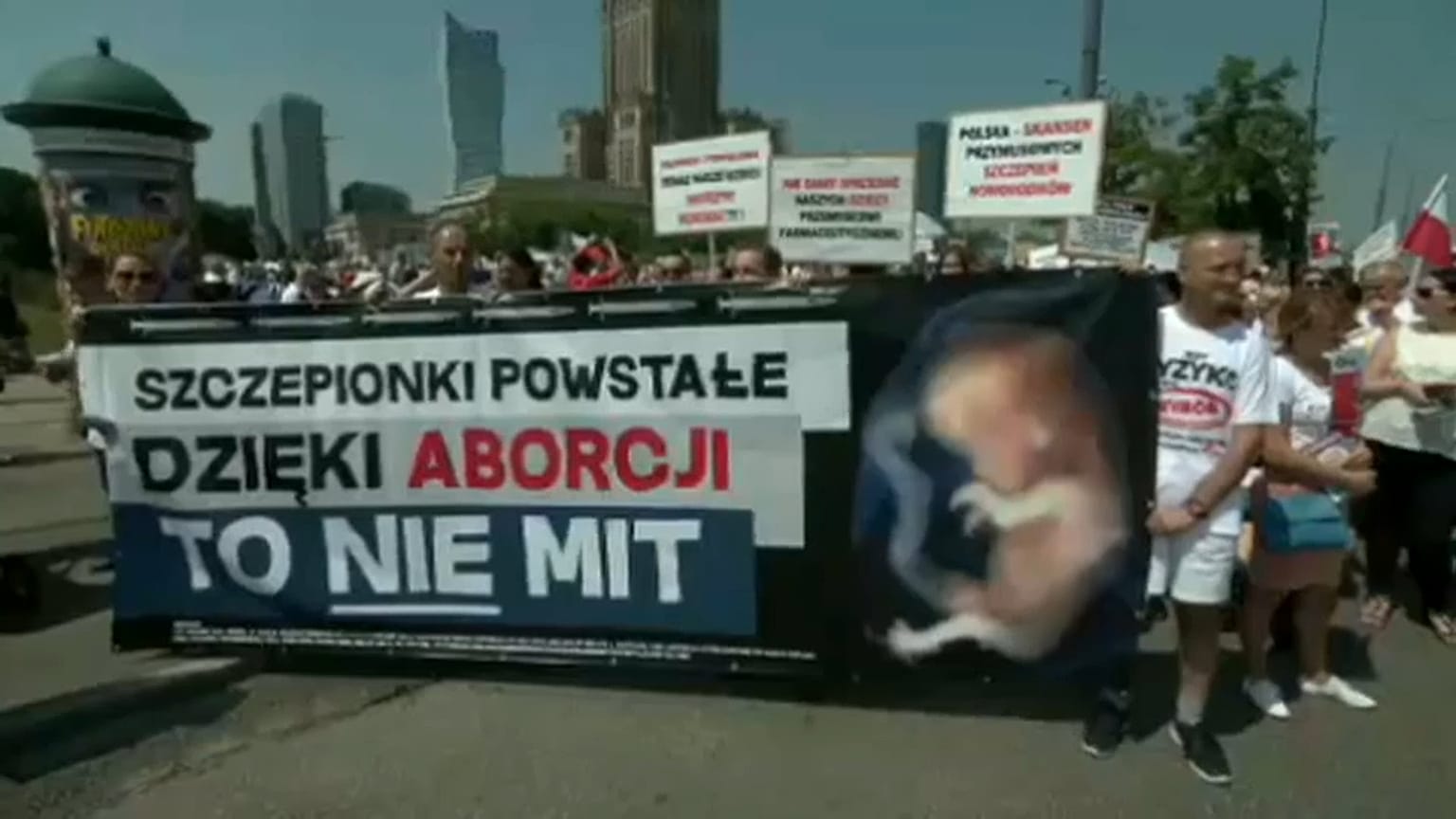 Protesto em Varsóvia contra a vacinação obrigatória 