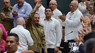 Ο Ραούλ Κάστρο αναθεωρεί το σύνταγμα της Κούβας