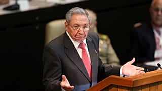 Küba'nın yeni anayasasında Castro'nun imzası olacak