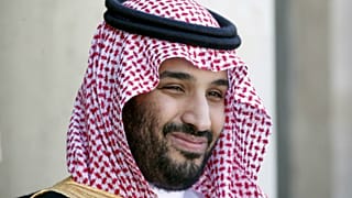 فيديو: محمد بن سلمان يزور ولي عهد السعودية الأسبق بقصره