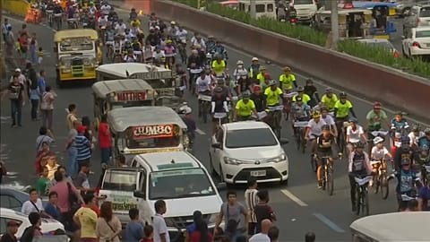 Ciclistas defendem uma Filipinas sem plástico 