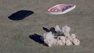 Soyuz regressa a casa