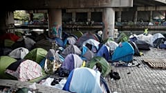 Επιχείρηση «σκούπα» σε καμπ προσφύγων στο Παρίσι