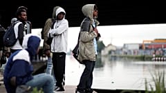 Paris évacue des campements de migrants