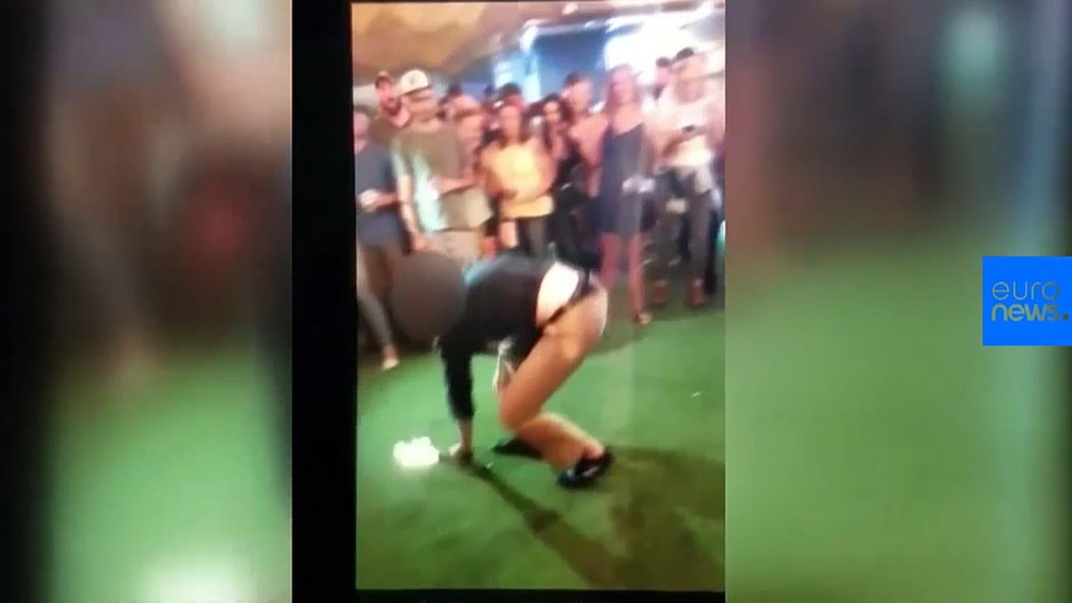 [Vídeo] Un agente del FBI dispara por accidente en un bar