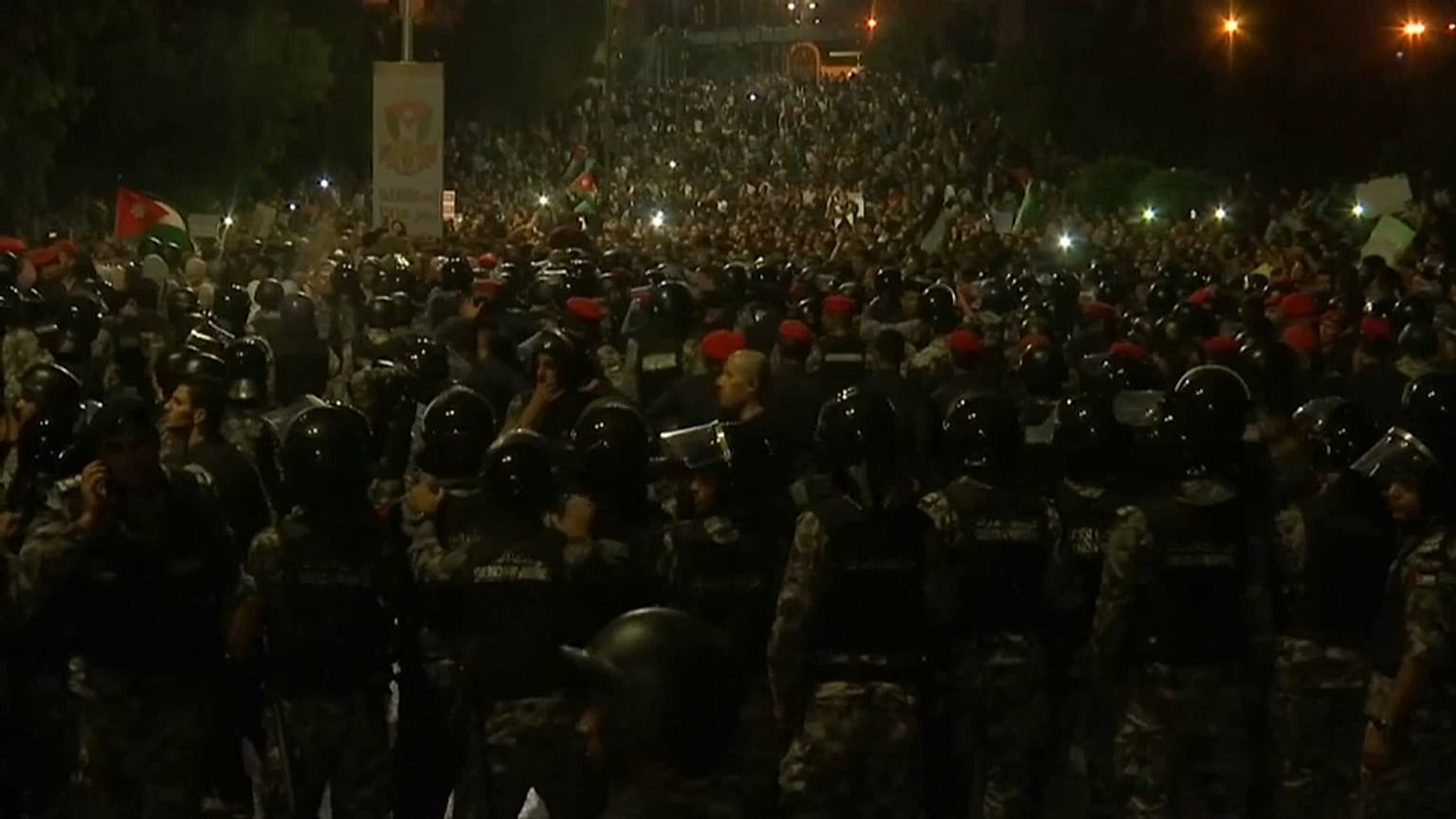 After days of protests Jordan's PM resigns