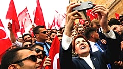 Meral Akşener, Google'da hangi kelimeleri satın aldı? 