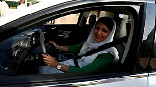 A saudi woman learns to drive at the university of Jeddah in March 2018.