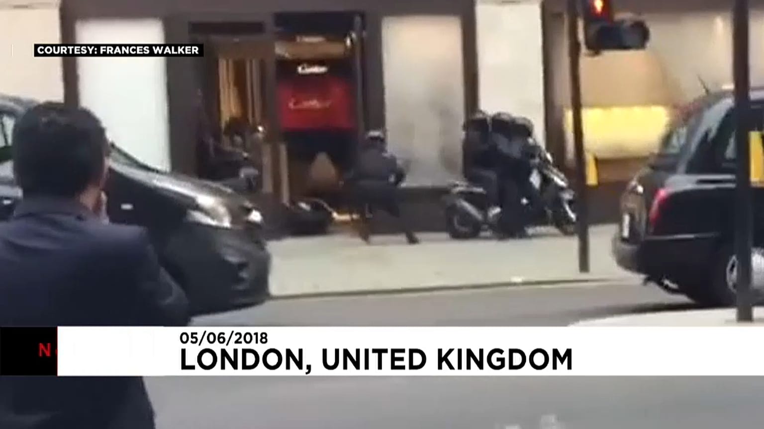 Ils braquent une bijouterie et s'échappent en scooter
