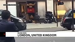 Ils braquent une bijouterie et s'échappent en scooter