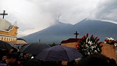 Vulcão de Fogo com nova erupção