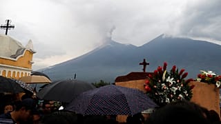 Vulcão de Fogo com nova erupção