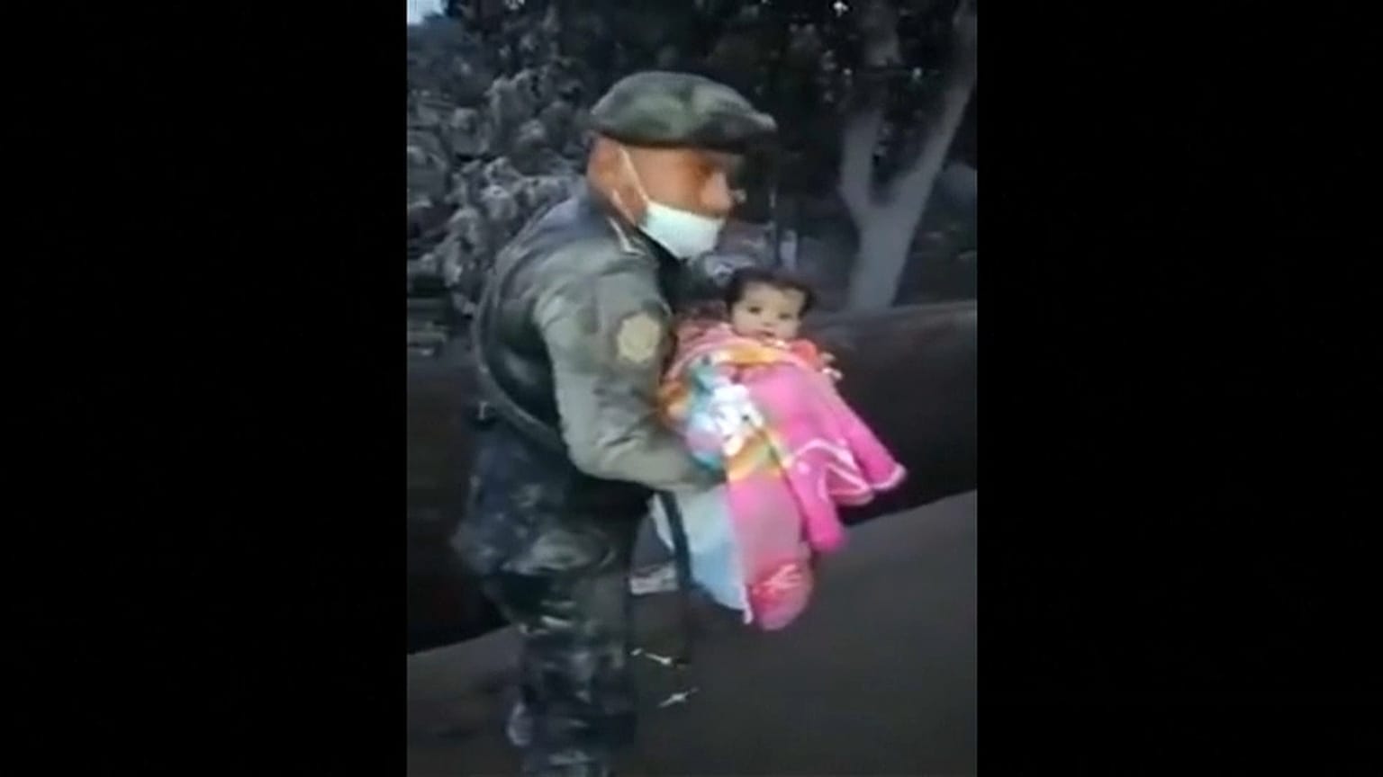 Un bebé rescatado del infierno en Guatemala