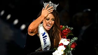 Οριστικό «αντίο» στο μπικίνι για τα Miss USA 