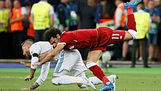 Mohammed Salah tangles with Sergio Ramos