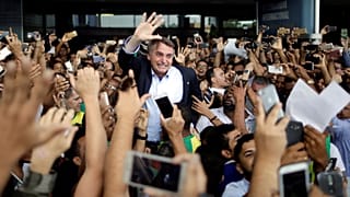 Jair Bolsonaro lidera as sondagens para as presidenciais no Brasil