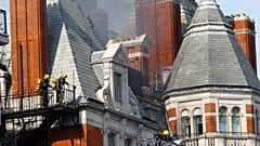 Londra'daki ünlü otelde yangın