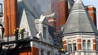 Londra'daki ünlü otelde yangın