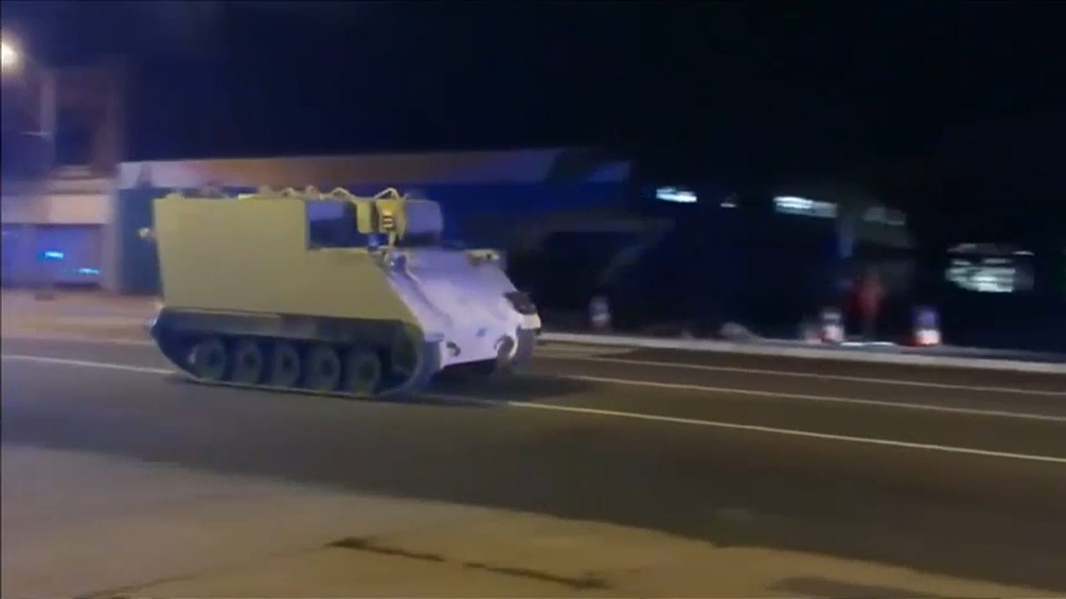 A la caza de un tanque robado durante 100 kilómetros